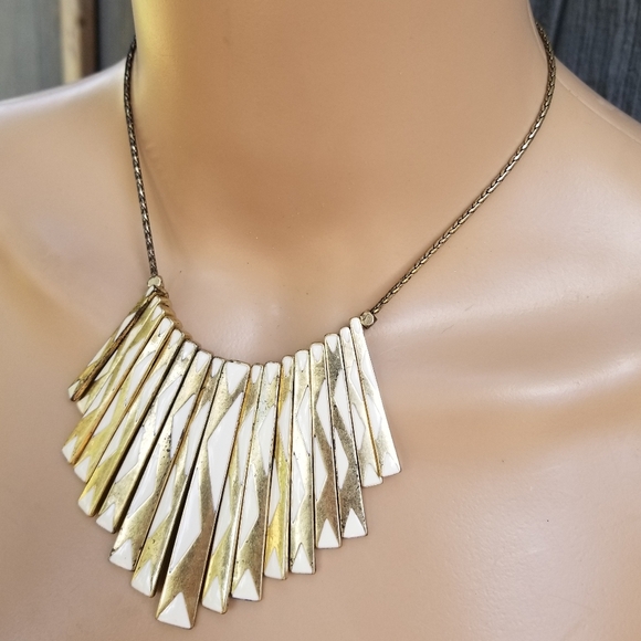 LUCKY BRAND CREAM ENAMEL & GOLD PADDLE FAN BIB STATEMENT LARIAT NECKLACE - Picture 2 of 11